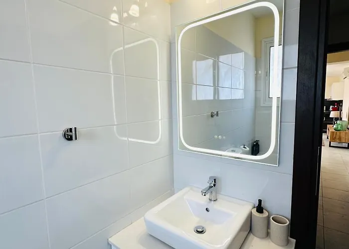 Serene Getaway Near Protaras Παραλίμνι